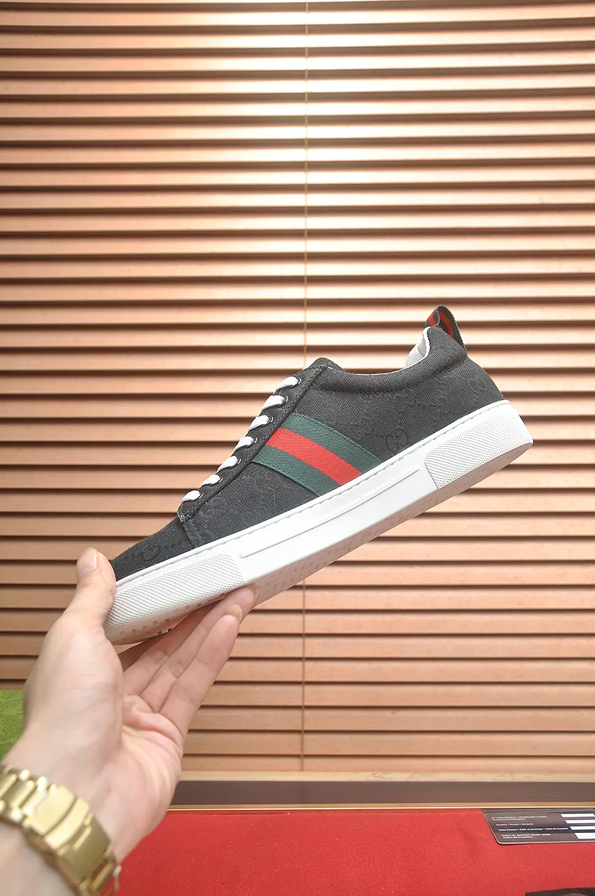 Men's men's shoes💰420💶[GUCCI Gucci] official website 1:1 men's sports shoes are now on the market, using original Gucci fabric + gluten lining, plus the official website original 1:1 comfortable outsole. Fashionable and versatile, super comfortable and breathable. 5 colors available, standard shoe size 38/45 (custom-made sizes 45 are non-refundable)
